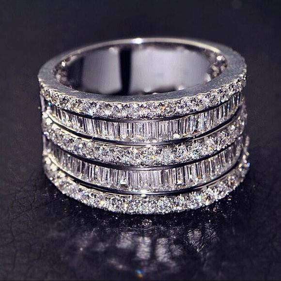 Solid 925 Stamped Silver 8.6ct White Sapphire Ring - Picture 4 of 8